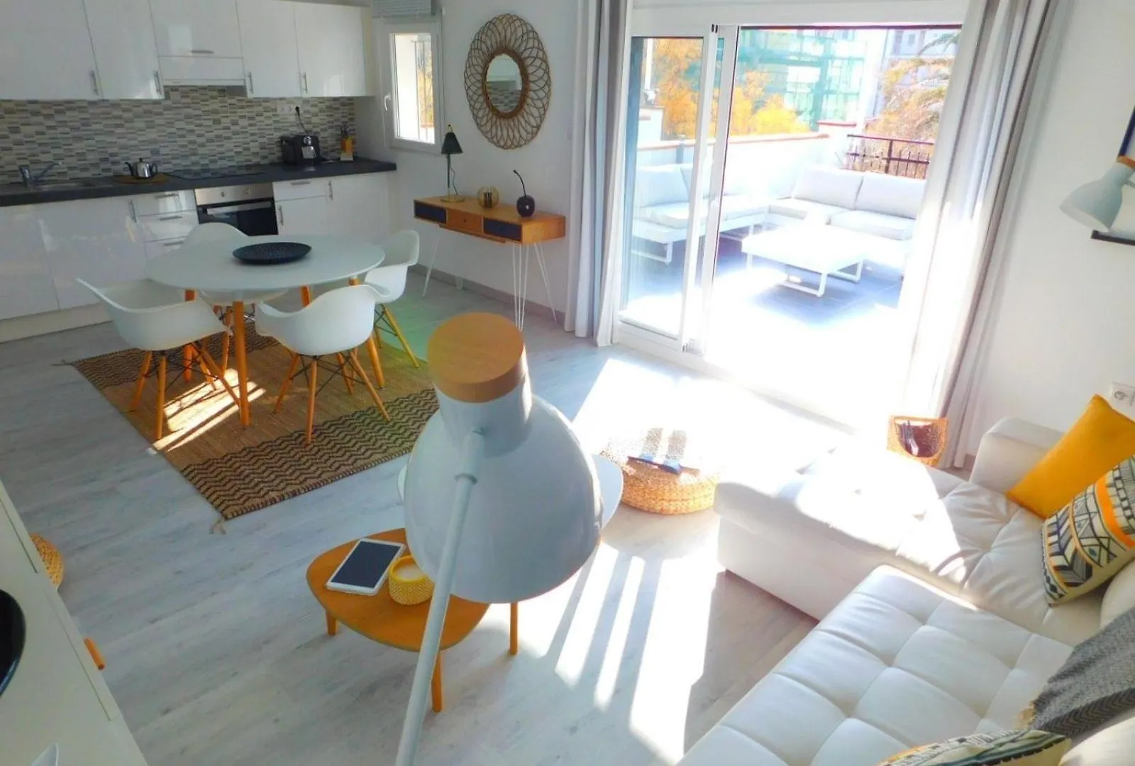 Apartment In Strandnaehe Mit Grosser Terrasse, Parkplatz Und Meerblick In Salatar, רוזס 0*,  ספרד