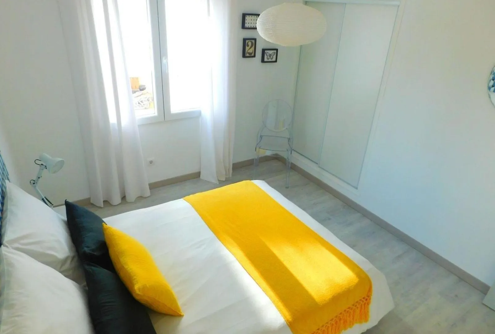 Apartment In Strandnaehe Mit Grosser Terrasse, Parkplatz Und Meerblick In Salatar, רוזס